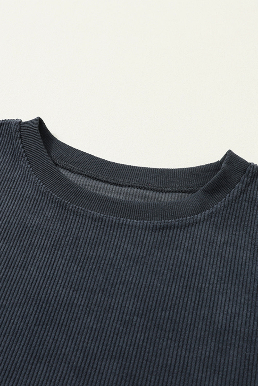 Dark Blue Plain Drop Sleeve Crinkle Rib Oversized SweatshirtMaterial:100%Polyester

• Effortlessly stylish, this dark blue oversized sweatshirt exudes a laid-back vibe perfect for casual outings. 
• Crafted from high-qualit