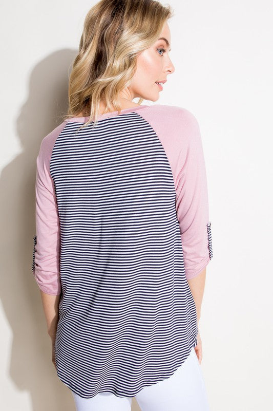 STRIPE SOLID ROLL UP SLEEVE TOPPIN STRIPE AND SOLID MIXED ROUND NECK POCKET ROLL OVER 3/4 SLEEVE TOP- MADE IN U.S.A.
Style: Casual
Print / Pattern: PIN STRIPE AND SOLID
Fit: Regular
Neck Line: ROU