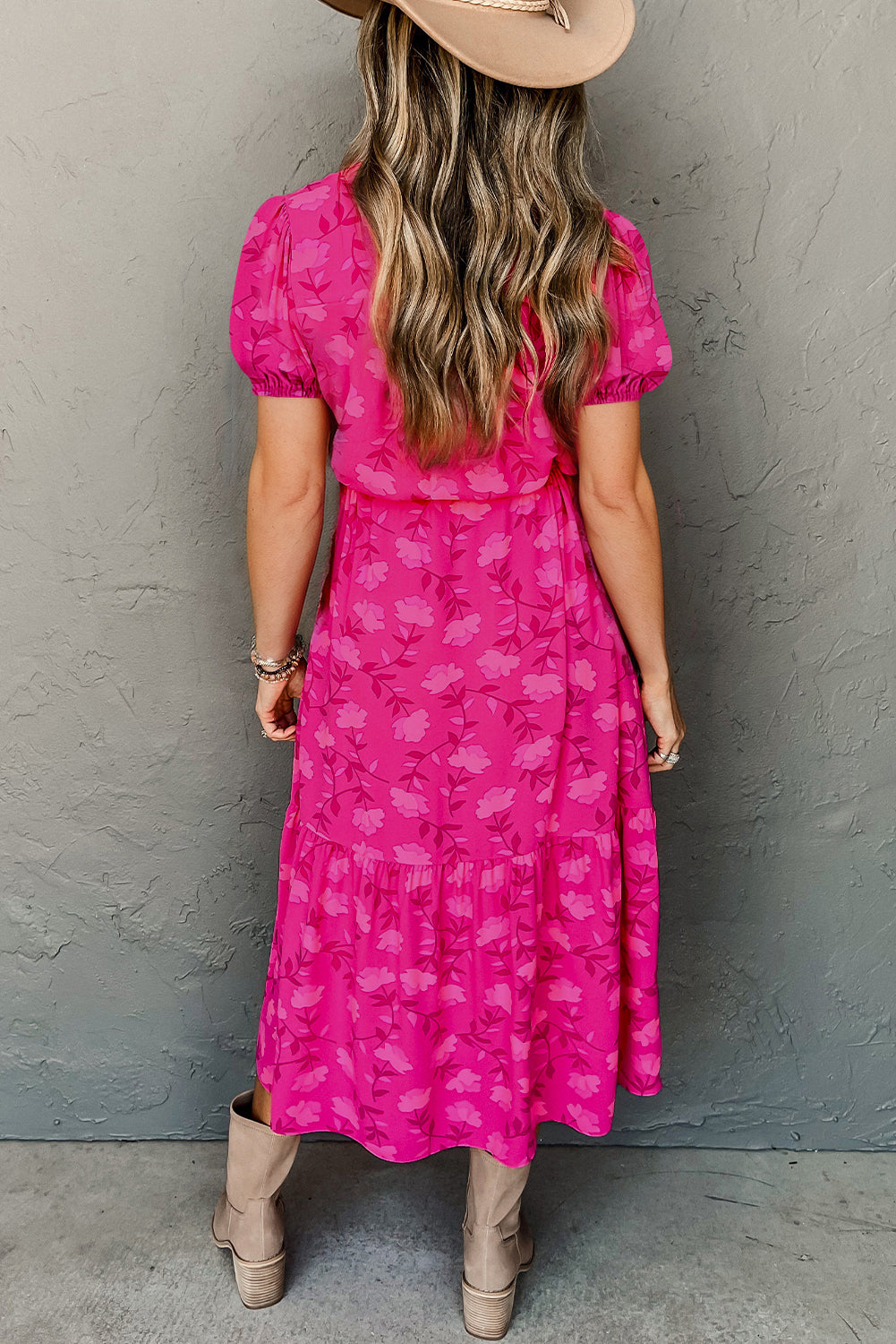 Rose Red Pleated Lace-up High Waist Puff Sleeve Floral Midi DressMaterial:100%Viscose


	


		The midi dress exudes elegance with its charming floral pattern and flattering silhouette, perfect for a romantic and feminine look.