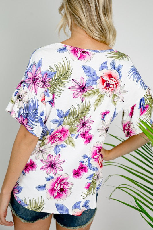 FLORAL RUFFLE SLEEVE TIE BOTTOM TOPFLORAL JERSEY RUFFLE SHORT SLEEVE FRONT TIE BOTTOM ROUND NECK TOP95% RAYON, 5% SPANDEX MADE IN USAS/M/L 2-2-2
Style: Casual
Print / Pattern: FLORAL
Fit: Loose
Embell