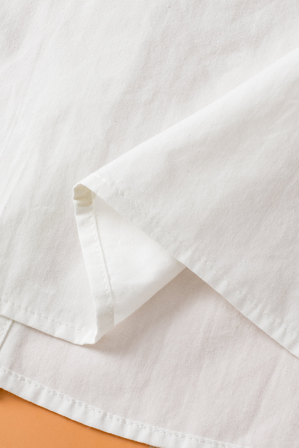 White Solid Color Button Up Puff Sleeve ShirtMaterial:100%Cotton



		Elevate your wardrobe with our shirt, crafted from a crisp and versatile fabric that offers a timeless appeal.
	
	
		This shirt feature