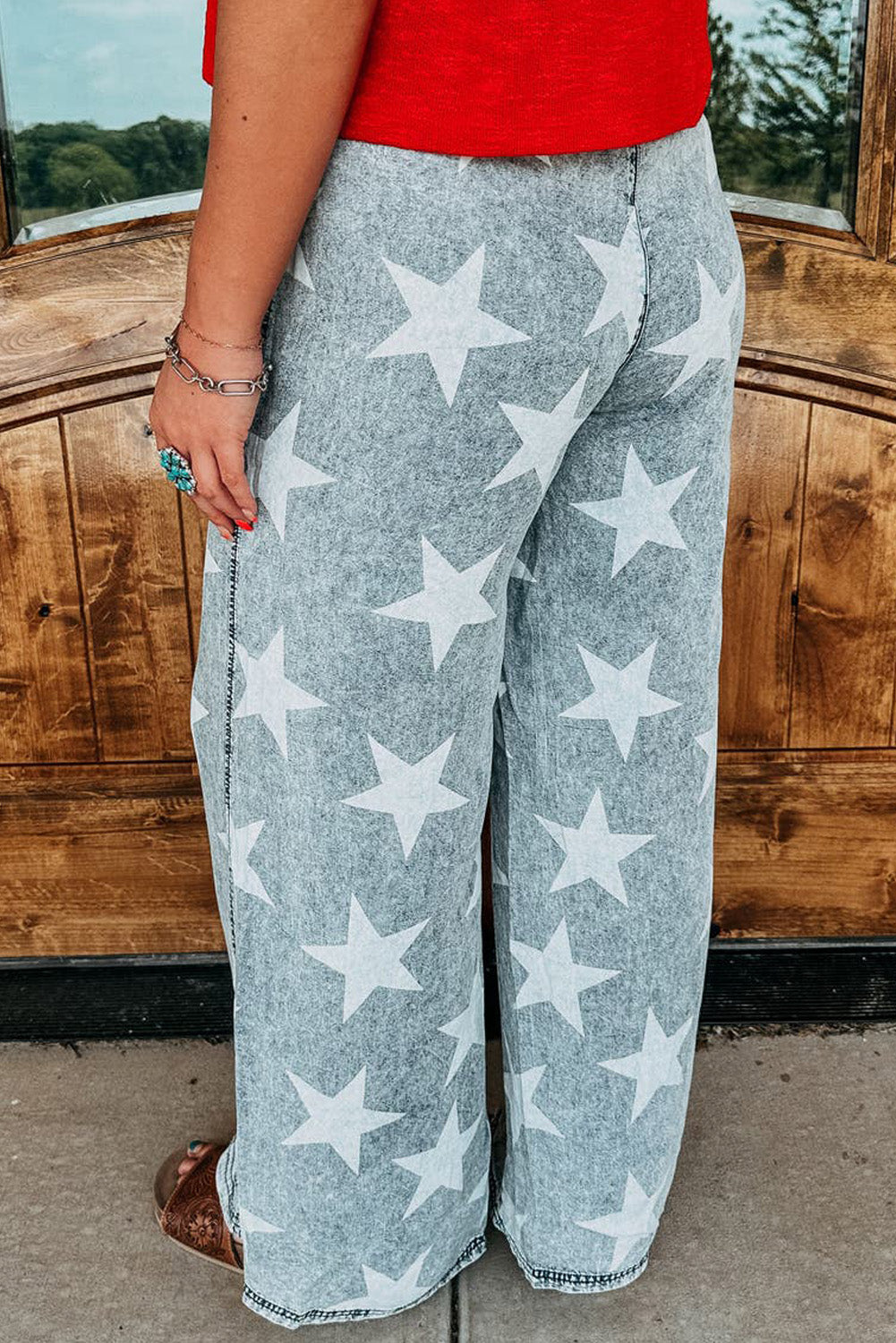 Light Blue Star Print Light Wash Drawstring High Waist Wide Leg JeansMaterial:82%Cotton+10%Polyester+8%Viscose

• Elevate your casual look with these light blue star print high waist jeans, featuring a trendy wide leg design for a ch