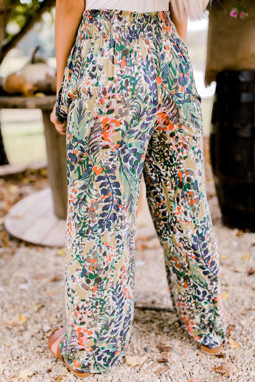 Multicolor Abstract Print Shirred High Waist Wide Leg PantsMaterial:100%Viscose



		The pants feature a vibrant and colorful floral print, adding a lively touch to your wardrobe.
	
	
		Made of soft and lightweight fabr