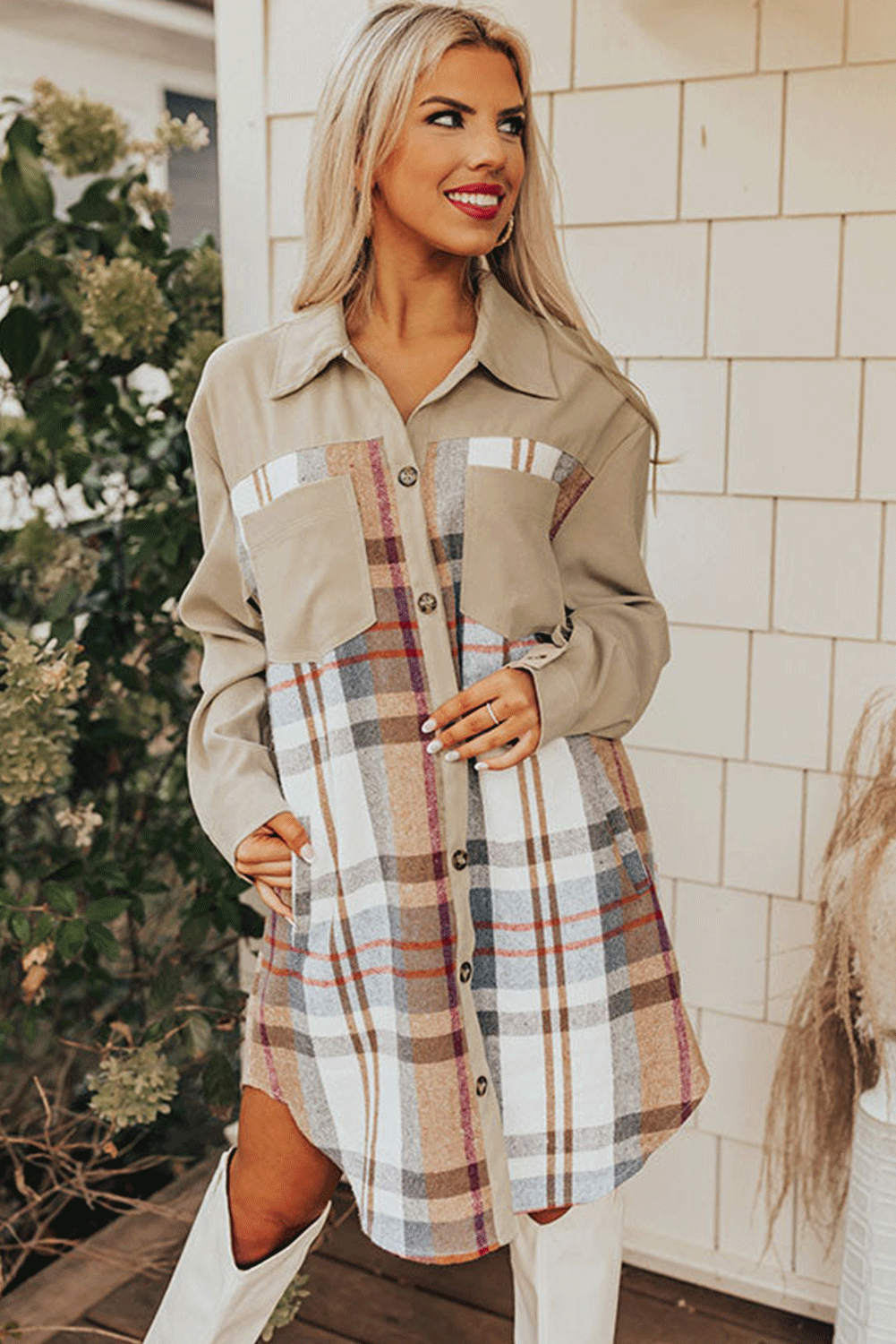 Khaki Plaid Patchwork Long Sleeve JacketMaterial:100%Polyester

 Size Chart (CM)



Sizes 



Bust
 



Waist
 



Shoulder
 



Sleeve_Length
 



Length
 





Relax
 



Relax
 



Relax
 



R