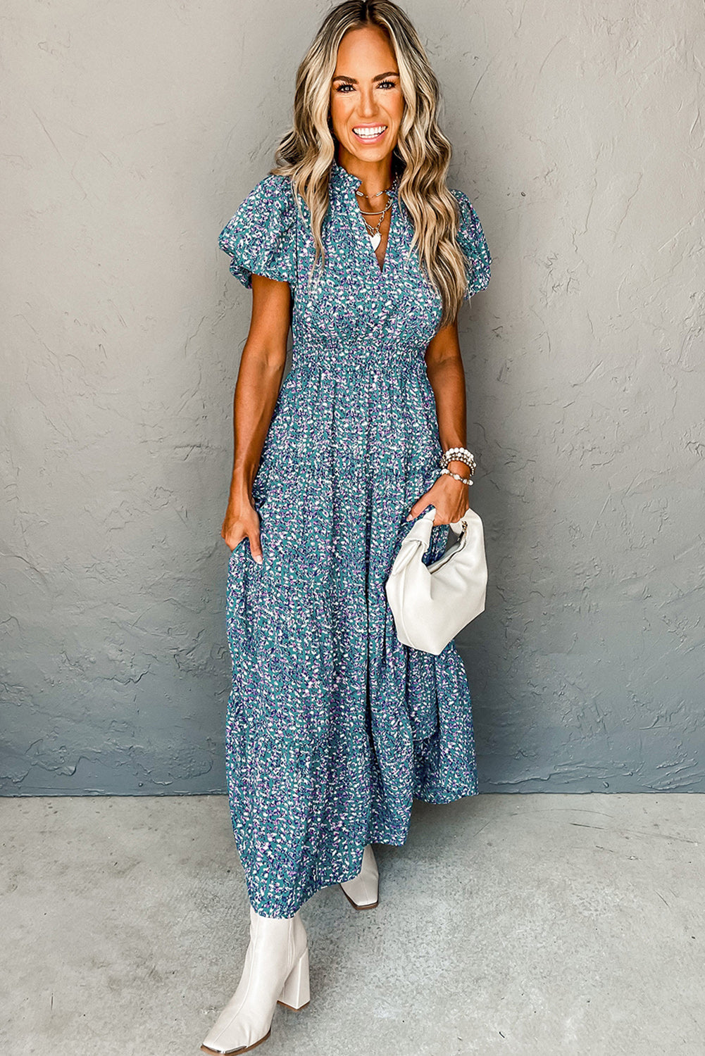 Blue Abstract Print Split V Neck Shirred High Waist Maxi DressMaterial:100%Viscose

• Embrace bohemian elegance with our dress, featuring a unique abstract pattern in shades of blue, perfect for a beach vacation or summer gath