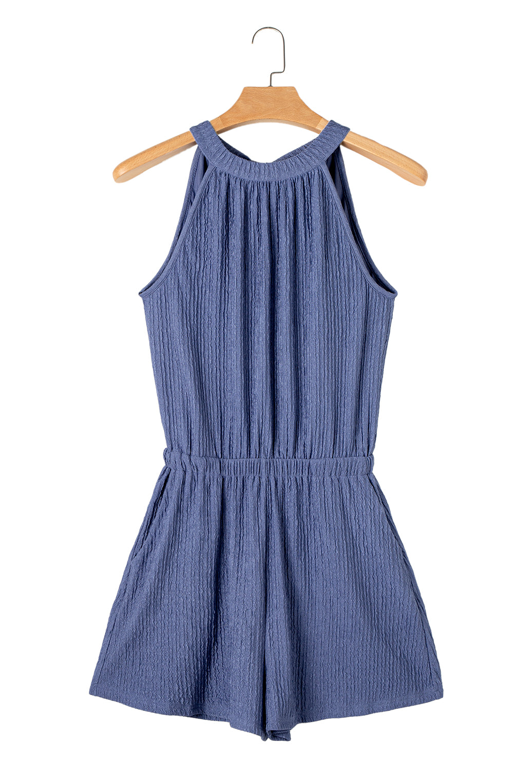 Bluing Knot Back Halter Crinkle Textured RomperMaterial:95%Polyester+5%Elastane



		This textured romper is stylish with a casual style
	
	
		It features a halter neckline with tie-back
	
	
		Relaxed fit