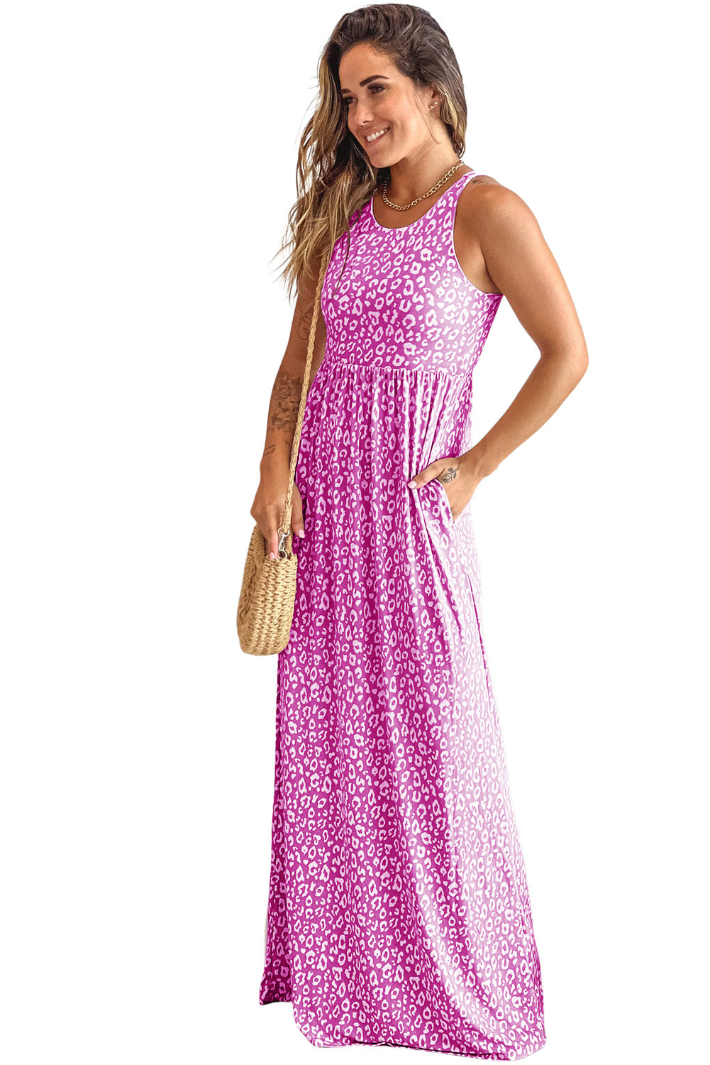 Pink Sleeveless Floor Length Leopard Print Dress with PocketsMaterial:95%POLYESTER+5%ELASTANE



		•The dress features a bold and eye-catching leopard print design.
	
	
		•The floor length and sleeveless design make it pe