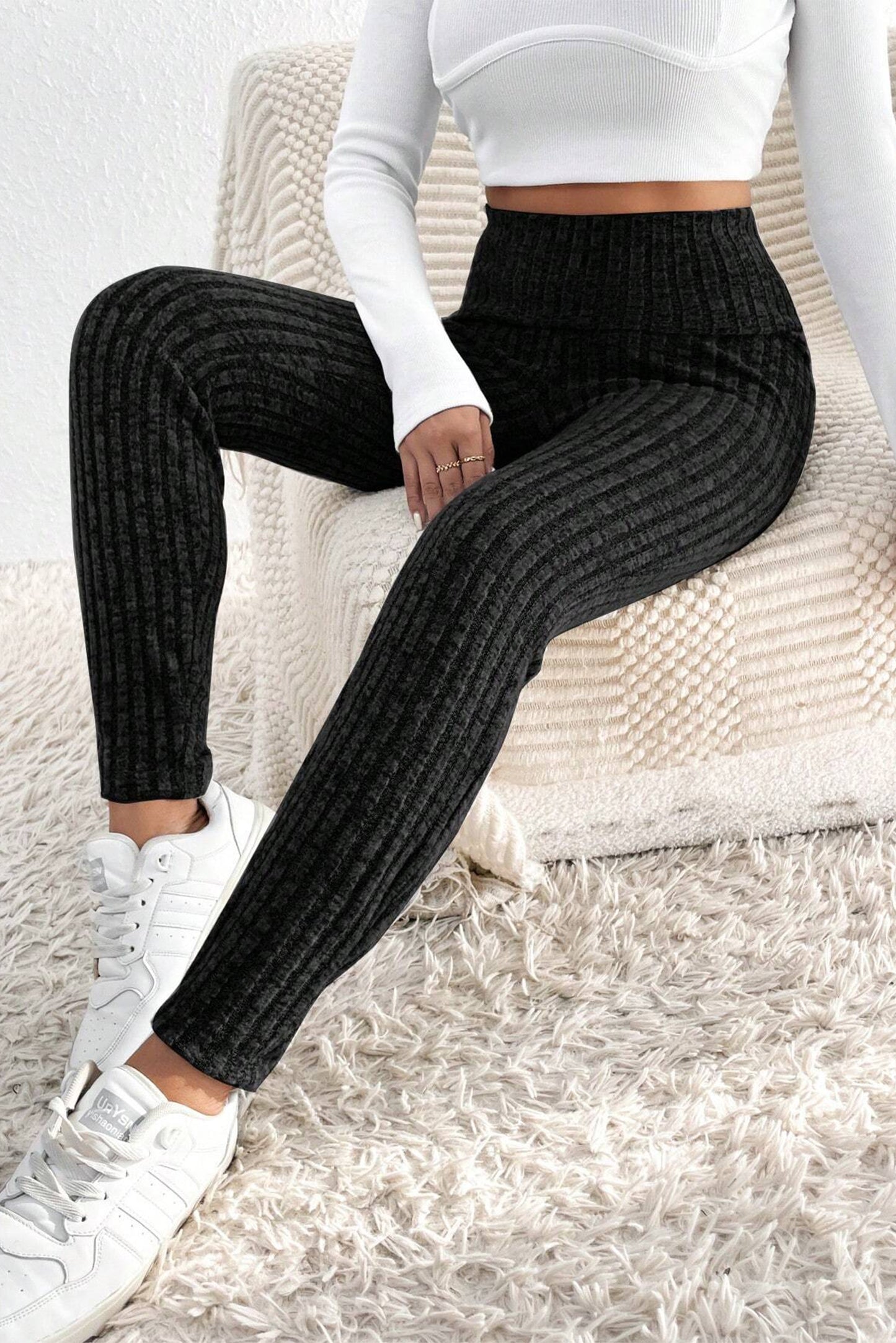 Gray Wide Waistband Ribbed Textured Knit LeggingsMaterial:95%Polyester+5%Elastane



		This high waist leggings designed in a skinny flattering fit
	
	
		It’s easy to pull on and elastic comfy to wear
	
	
	