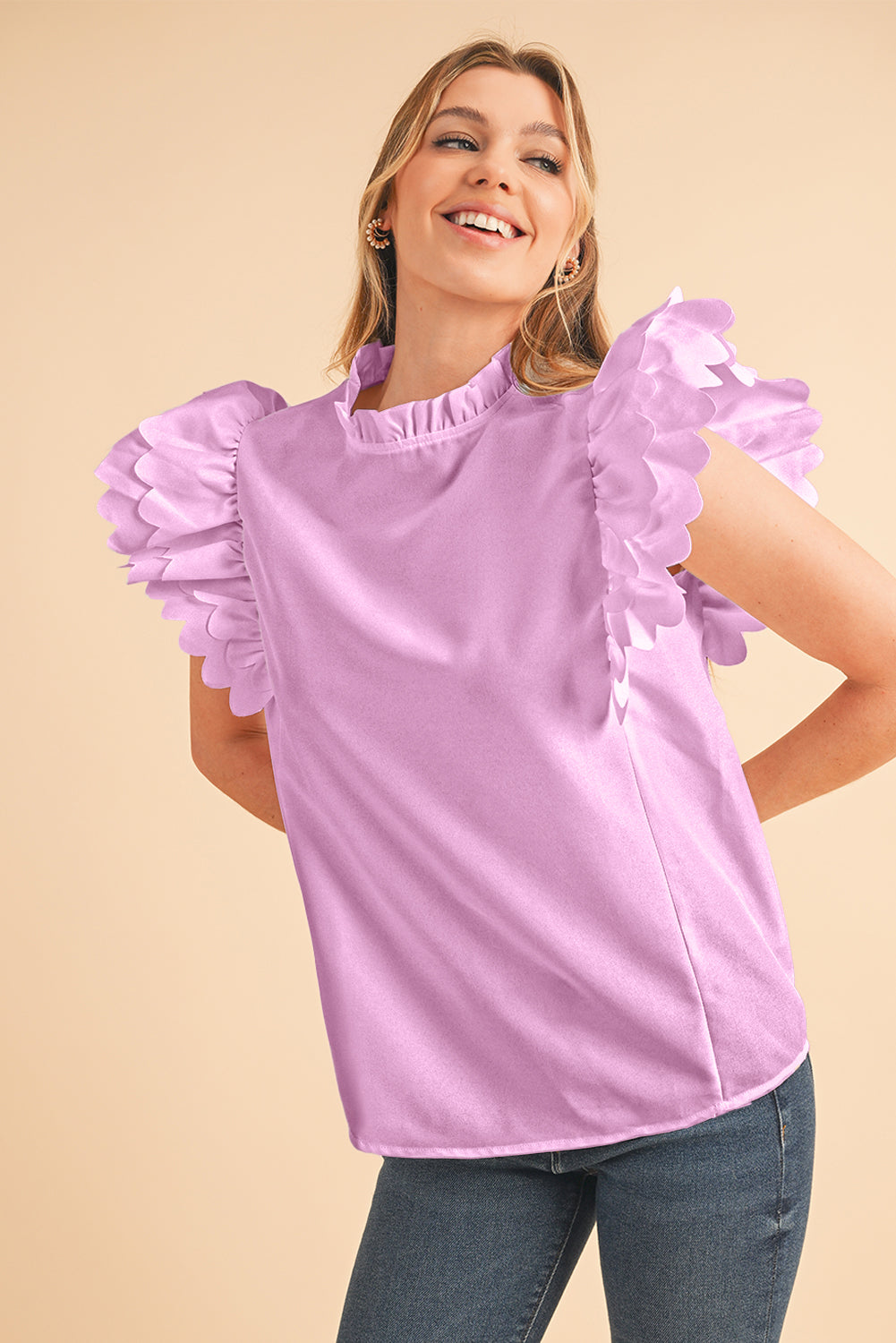 White Solid Color Scalloped Ruffle Sleeve BlouseMaterial:100%Polyester



		The blouse is a chic and feminine top featuring delicate scalloped edges and ruffle sleeves, adding a touch of elegance to your outfit.