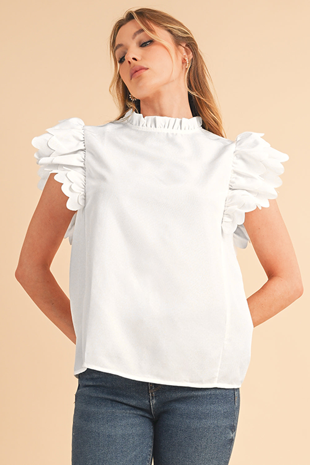 White Solid Color Scalloped Ruffle Sleeve BlouseMaterial:100%Polyester



		The blouse is a chic and feminine top featuring delicate scalloped edges and ruffle sleeves, adding a touch of elegance to your outfit.