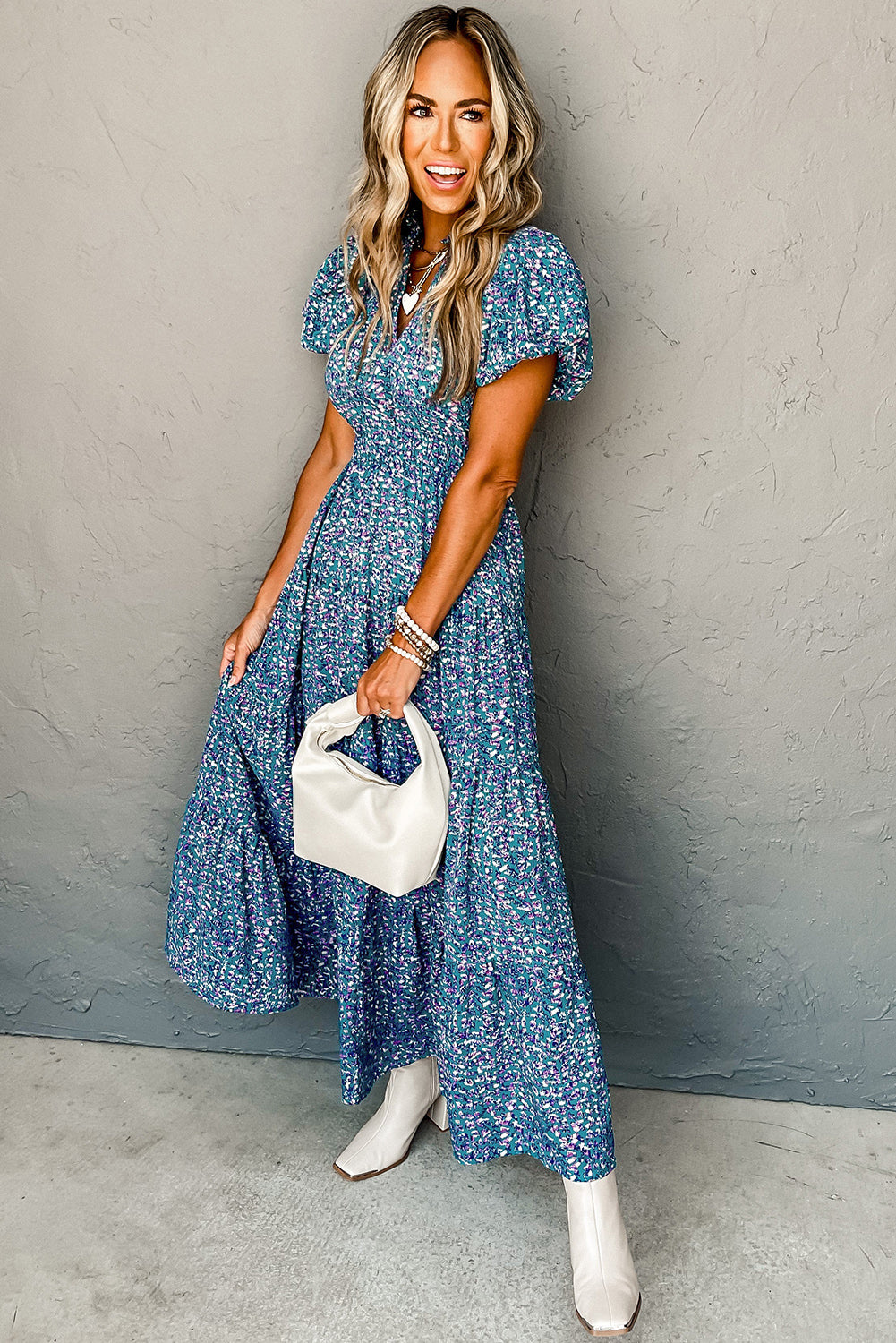 Blue Abstract Print Split V Neck Shirred High Waist Maxi DressMaterial:100%Viscose

• Embrace bohemian elegance with our dress, featuring a unique abstract pattern in shades of blue, perfect for a beach vacation or summer gath