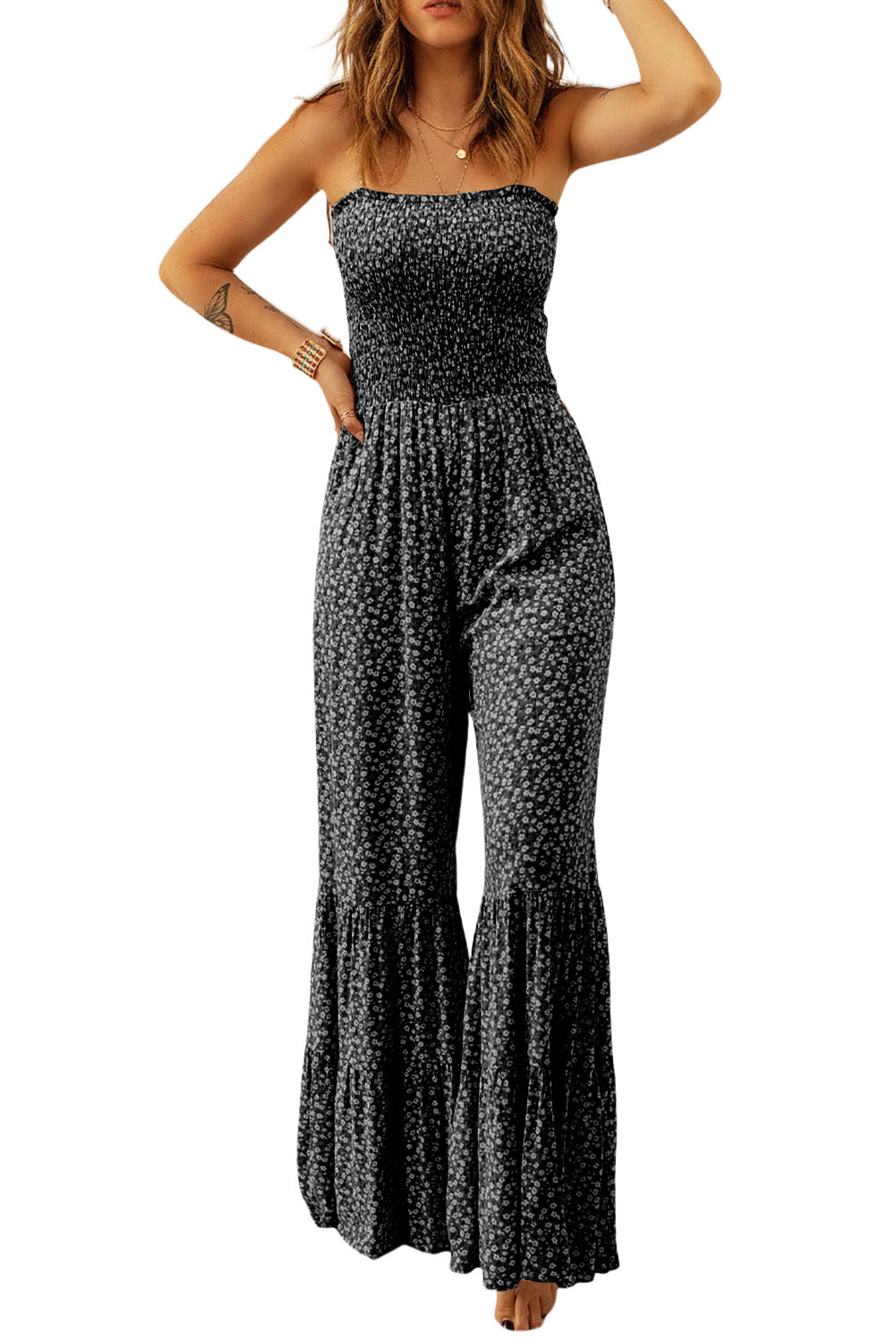 Khaki Floral Spaghetti Straps Smocked Bodice Wide Leg JumpsuitMaterial:100%Polyester



		Smoked bodice design highlights women’s
sexy body shapes.
	
	
	
		Floral jumpsuit with the wide leg is very
textured and fashiona