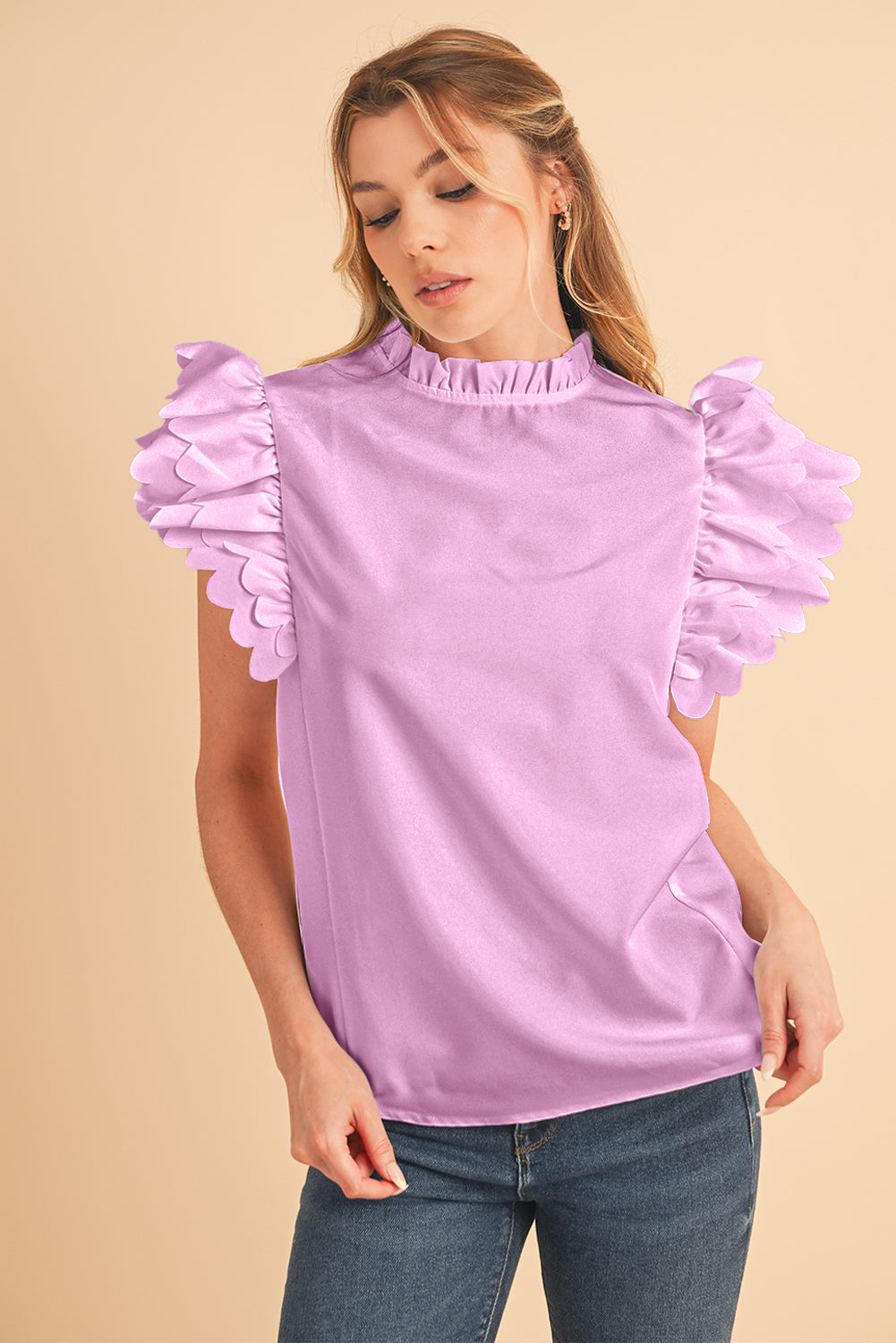 White Solid Color Scalloped Ruffle Sleeve BlouseMaterial:100%Polyester



		The blouse is a chic and feminine top featuring delicate scalloped edges and ruffle sleeves, adding a touch of elegance to your outfit.