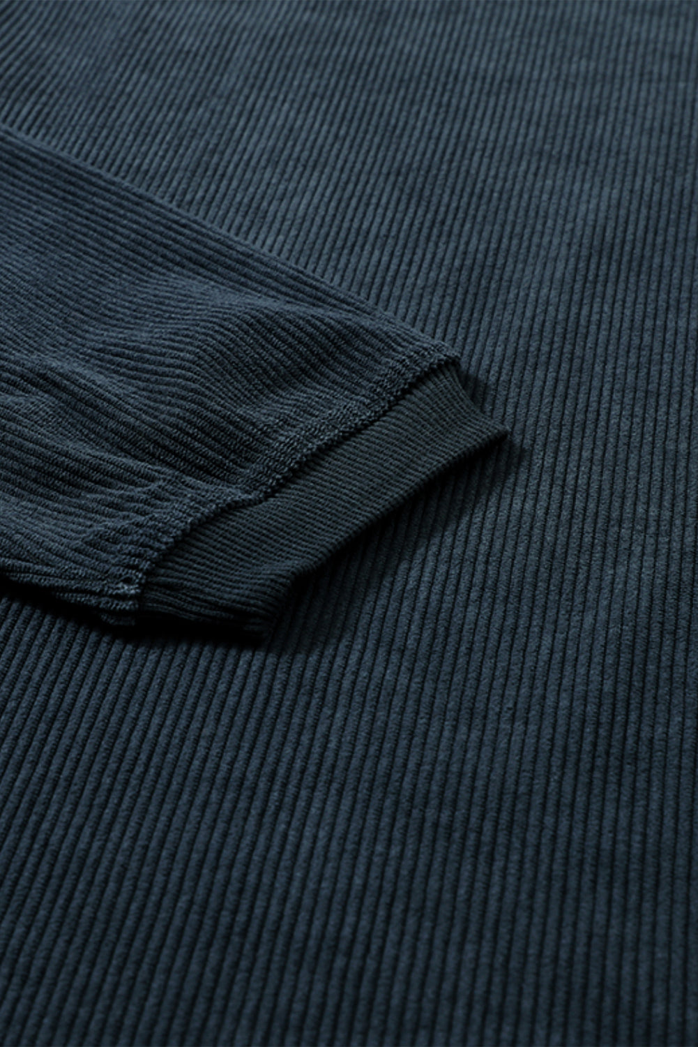 Dark Blue Plain Drop Sleeve Crinkle Rib Oversized SweatshirtMaterial:100%Polyester

• Effortlessly stylish, this dark blue oversized sweatshirt exudes a laid-back vibe perfect for casual outings. 
• Crafted from high-qualit