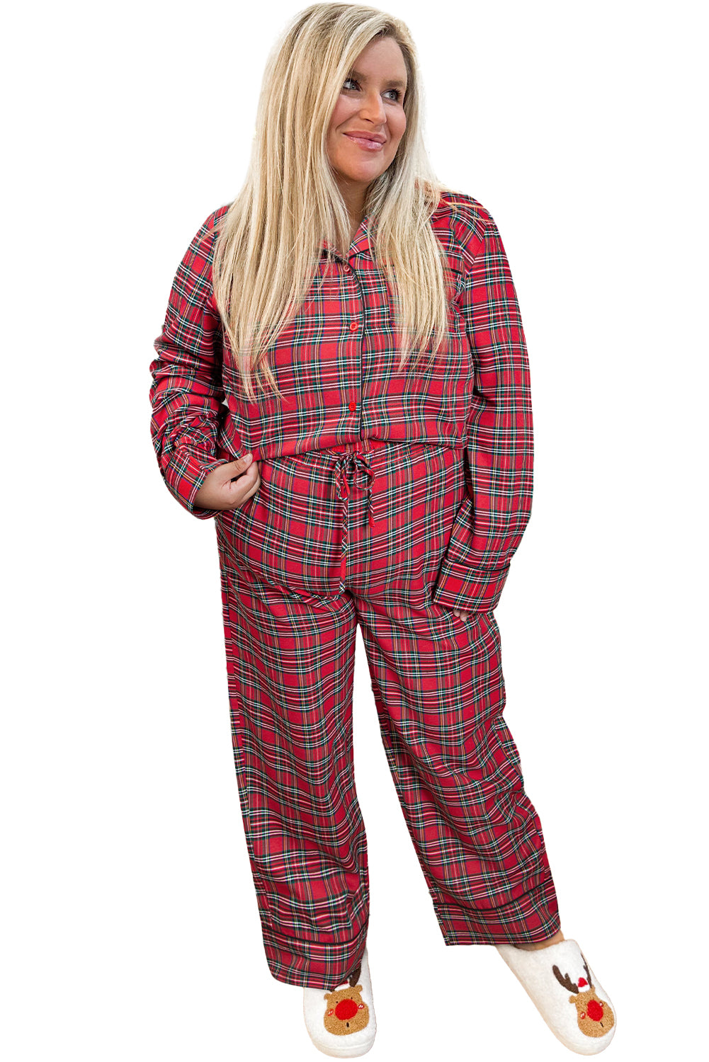 Red Plaid Print Shirt and Drawstring Pants Plus Size Pajama SetMaterial:75%Polyester+25%Cotton

• Embrace cozy evenings in this plus pajama set, featuring a stylish red plaid design that exudes a casual and comfortable vibe. 
