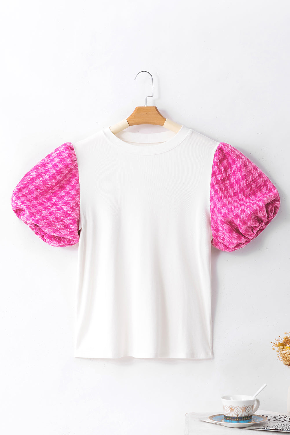 White Tweed Lantern Sleeve Patchwork BlouseMaterial:93%Viscose+7%Elastane



		The blouse features lantern sleeves, which are characterized by their voluminous and puffed shape. 
	
	
		The blouse can be 