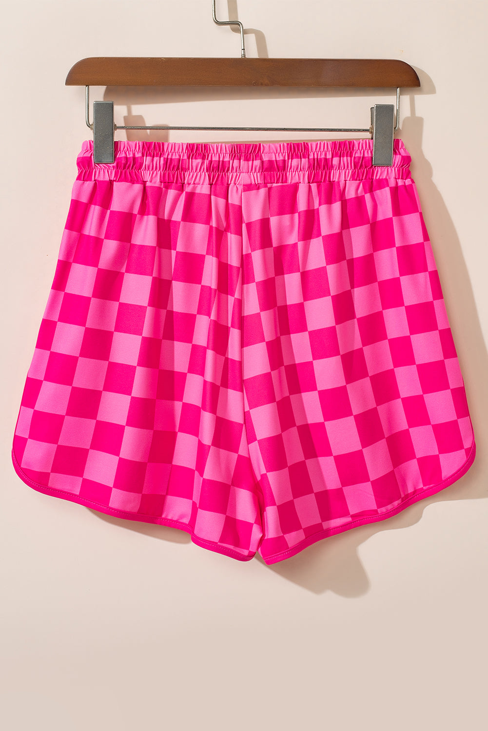 Rose Checkered Drawstring Elastic Waist Casual ShortsMaterial:95%Polyester+5%Elastane

• Embrace a sporty-chic look with our shorts, blending trendy plaid patterns with a comfortable elastic waistband.
• Stay practic