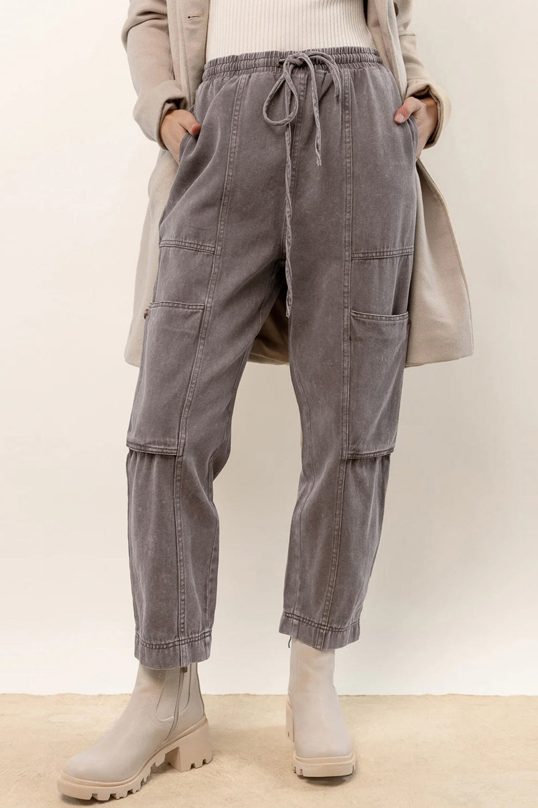 Gray Acid Wash Multi Pocket Drawstring Waist PantsMaterial:98%Cotton+2%Elastane



		The cargo pants create a cool and laid-back vibe for women
	
	
		The acid wash treatment gives these pants a unique and trend