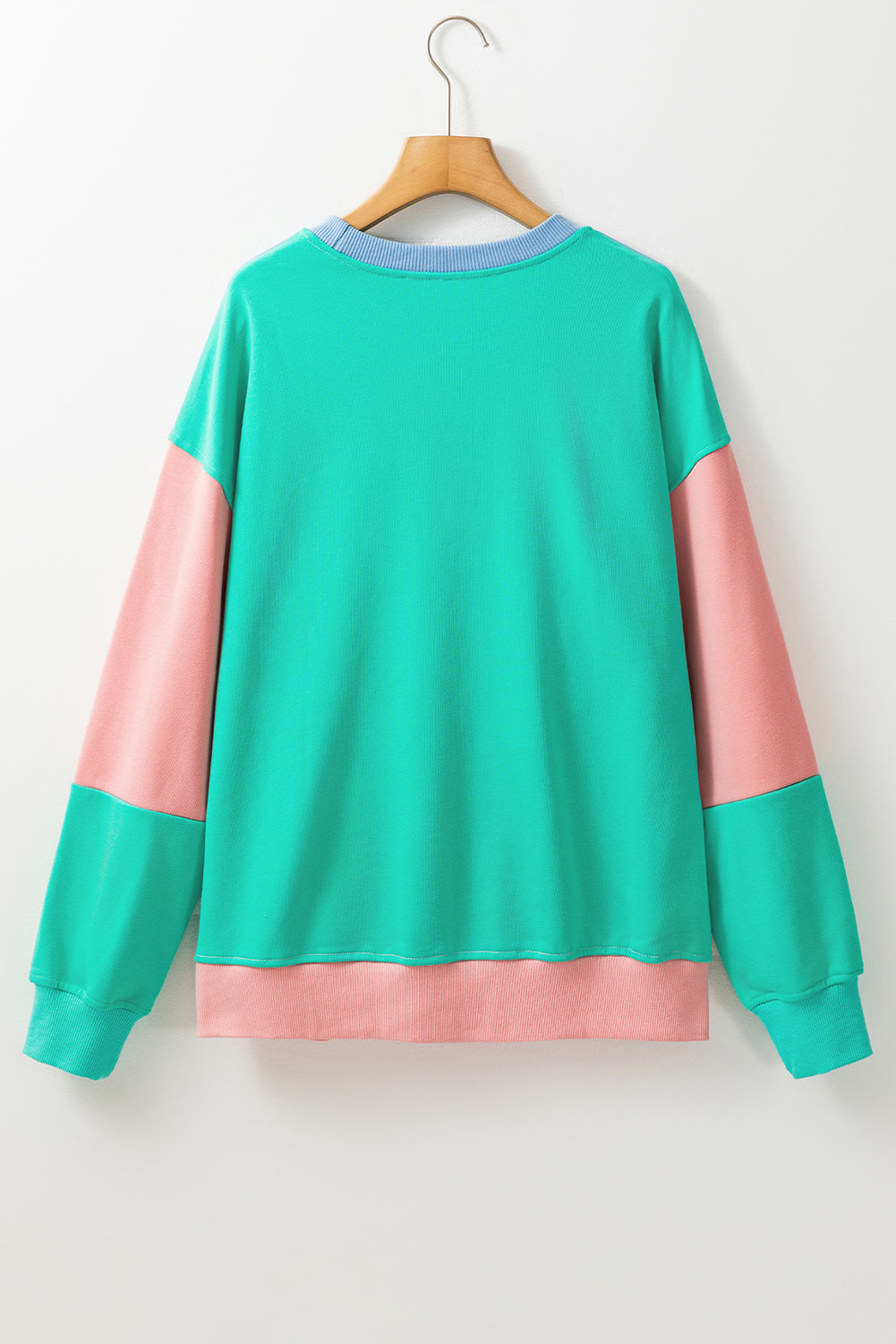 Bright Pink Colorblock Patchwork Drop Shoulder SweatshirtMaterial:70%Polyester+30%Cotton

• Embrace a blend of casual charm and trendy style with our sweatshirt, perfect for a relaxed yet fashionable look. 
• Crafted wit