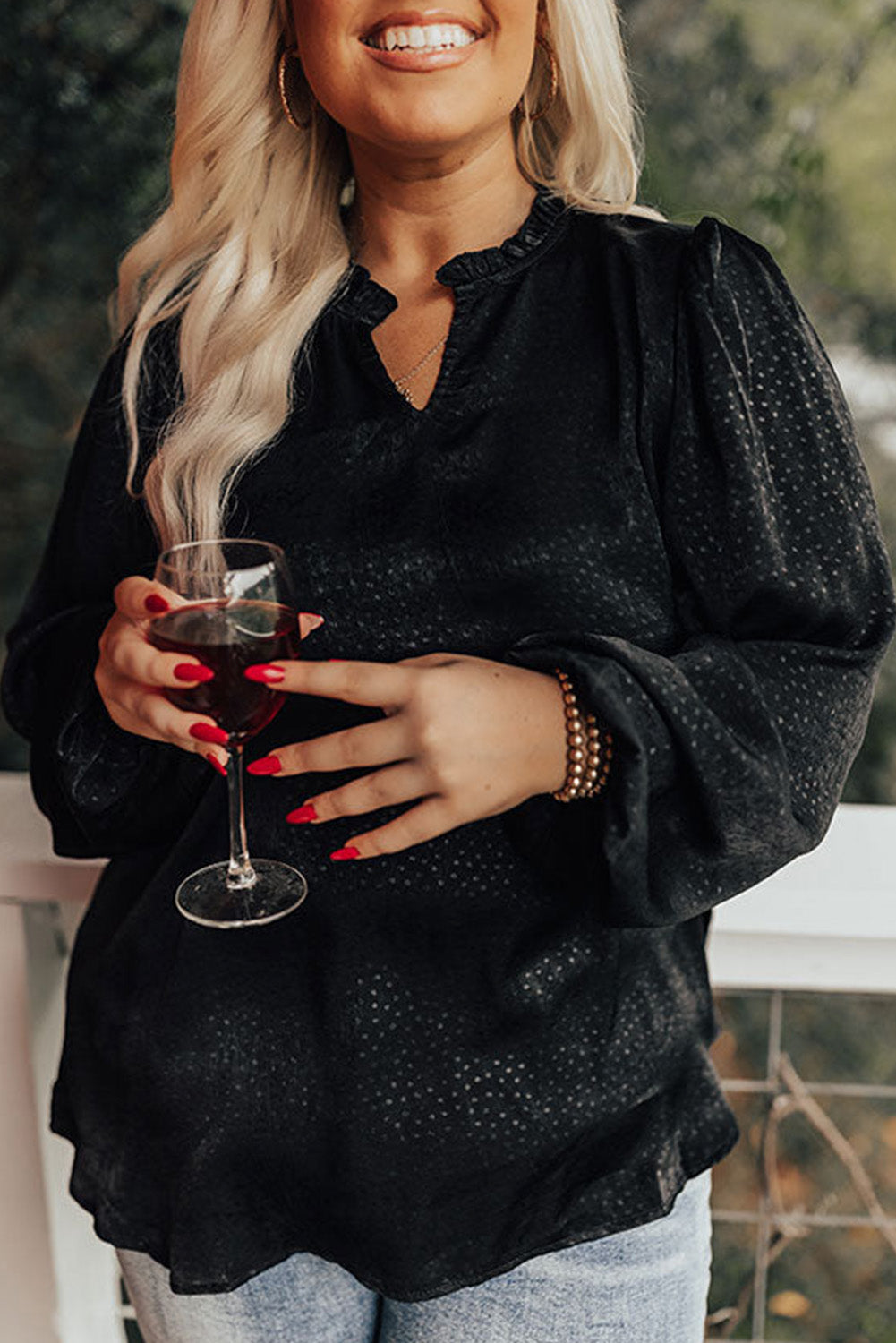 Black Plus Size Leopard Print Frill Notch V Neck BlouseMaterial:100%Polyester



		This leopard blouse creates a bold and fashionable statement.
	
	
		Designed for plus sizes, ensuring a comfortable and flattering f