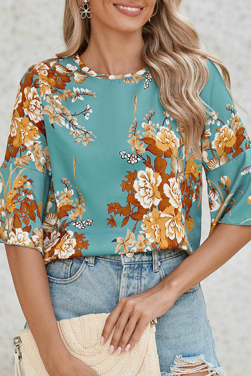 Mineral Blue Floral Print Round Neck Flounce Sleeve BlouseMaterial:100%Polyester



		The blouse is a feminine and elegant top, featuring a vibrant floral print that adds a pop of color to your outfit.
	
	
		Made from 