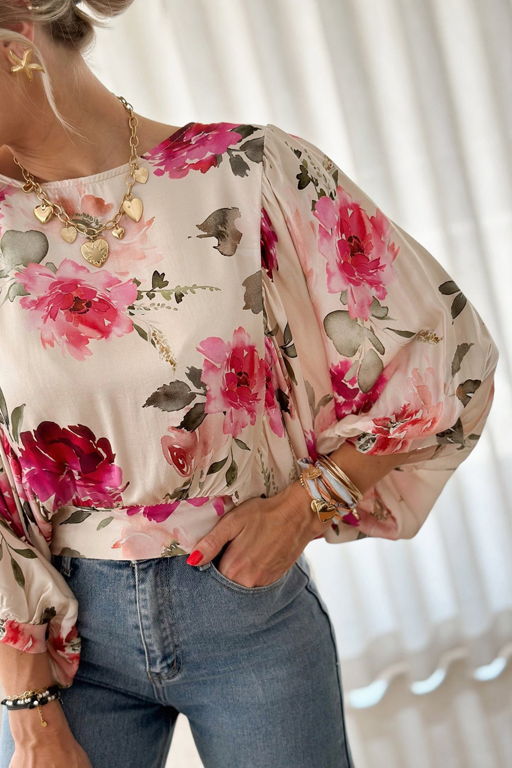 Rose Floral 3/4 Sleeve Lace-up Back BlouseMaterial:100%Polyester

• The Rose Floral 3/4 Sleeve Lace-up Back Blouse adds a touch of elegance with its delicate rose pattern and lace-up back detail.
• Featuri