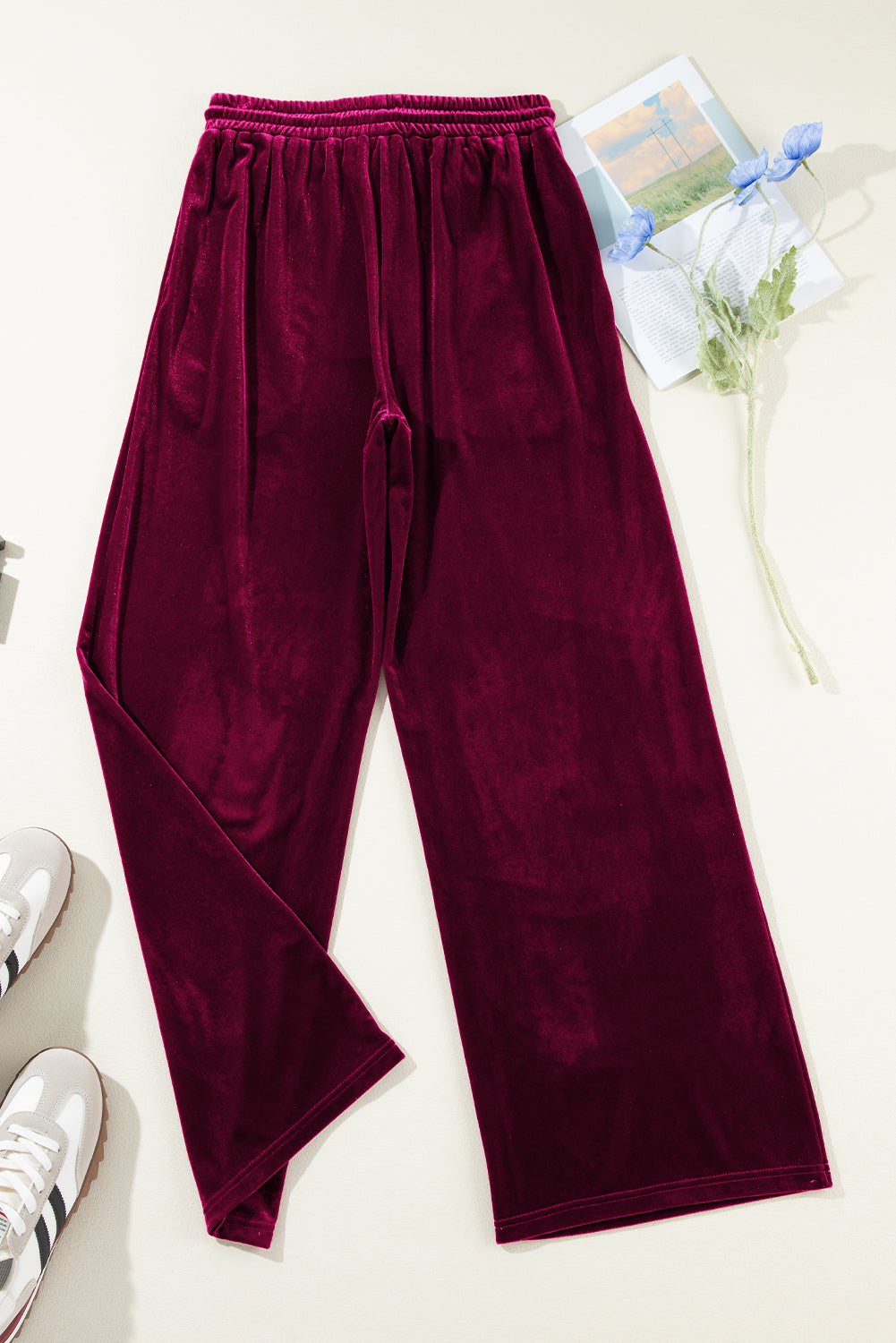 Burgundy Solid Drawstring Waist Wide Leg PantsMaterial:95%Polyester+5%Elastane

• Luxurious burgundy color adds a touch of sophistication to these wide-leg pants, suitable for both casual outings and formal eve