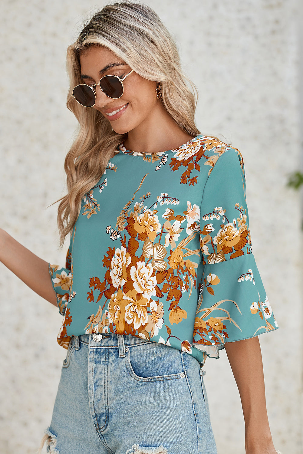 Mineral Blue Floral Print Round Neck Flounce Sleeve BlouseMaterial:100%Polyester



		The blouse is a feminine and elegant top, featuring a vibrant floral print that adds a pop of color to your outfit.
	
	
		Made from 