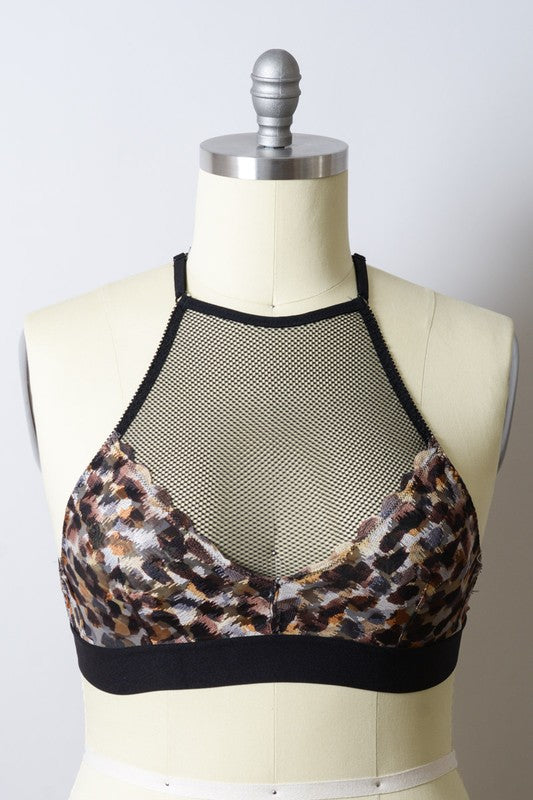 Plus Size Mesh Print High Neck BralettePlus Size Fishnet Mesh High Neck BraletteImmediate ShippingCup Fit XL: Size 14-16 Bust 40"-43"Cup Fit 34DD 36D 38C 40B 36DD 38D 40C 42B
Style: Bralette
Print / Patte