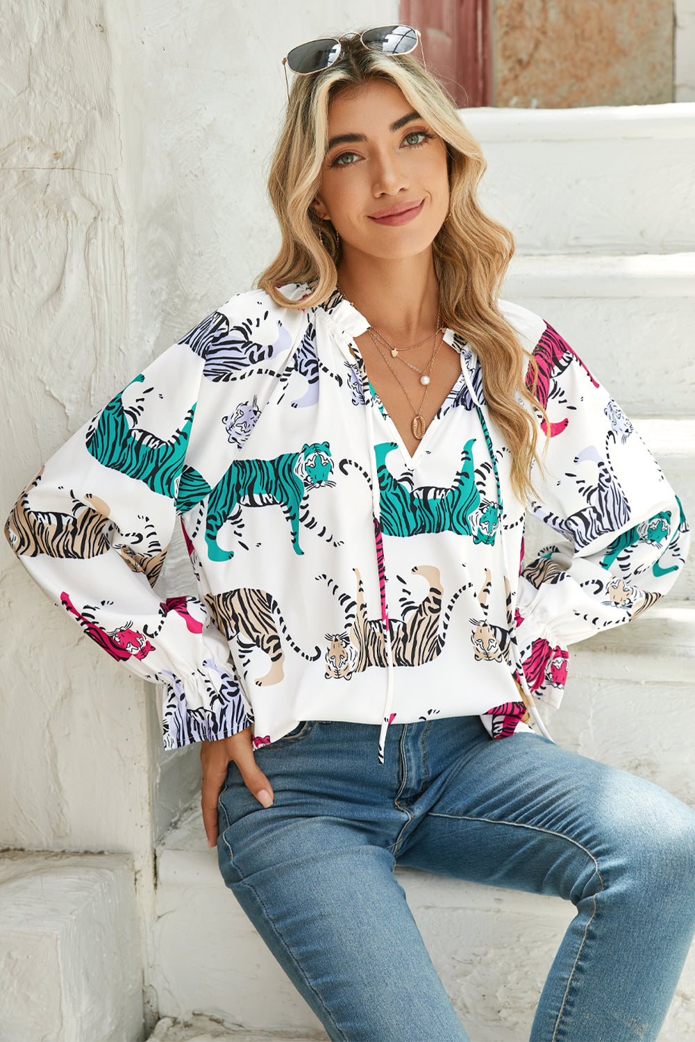 White Colorful Tiger Print Lantern Sleeve BlouseMaterial:100%Polyester



		The colorful tiger pattern is perfect to show your individual style
	
	
		This relaxed long sleeve blouse is suitable for all-year-r