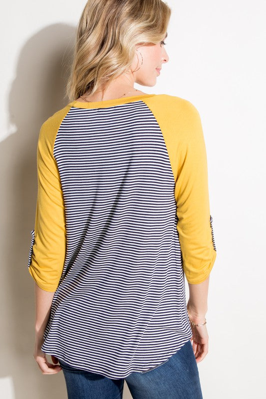 STRIPE SOLID ROLL UP SLEEVE TOPPIN STRIPE AND SOLID MIXED ROUND NECK POCKET ROLL OVER 3/4 SLEEVE TOP- MADE IN U.S.A.
Style: Casual
Print / Pattern: PIN STRIPE AND SOLID
Fit: Regular
Neck Line: ROU