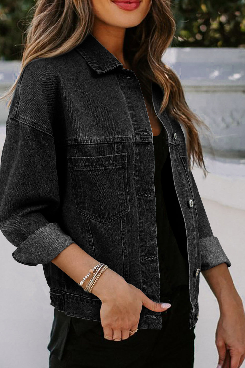 Dark Blue Washed Oversized Pocketed Denim JacketMaterial:75%Cotton+25%Polyester

• Classic dark blue denim jacket with a washed finish for a trendy, worn-in look that's perfect for casual outings or layering over