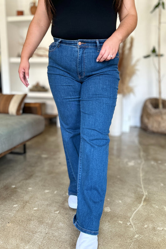 Judy Blue Full Size High Rise Straight JeansHigh rise straight jeans are a versatile and flattering staple in any wardrobe. The high rise fit elongates the legs and accentuates the waist for a classic and time