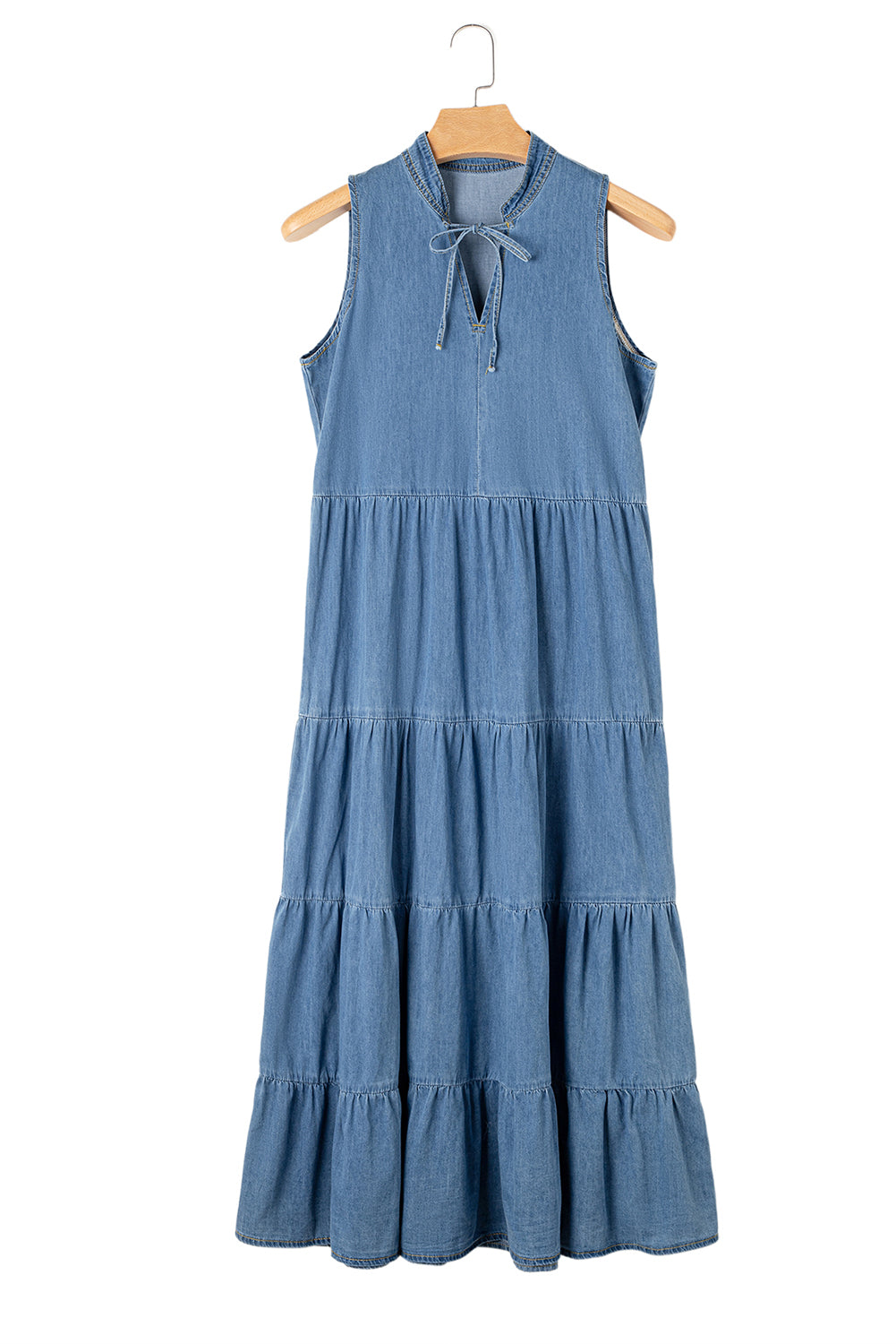 Blue Sleeveless Tiered Chambray Maxi DressMaterial:95%Cotton+5%Polyester


	


		This maxi dress is perfect for summer. The lightweight and airy silhouette is comfortable and breathable. 
	
	
		The ch