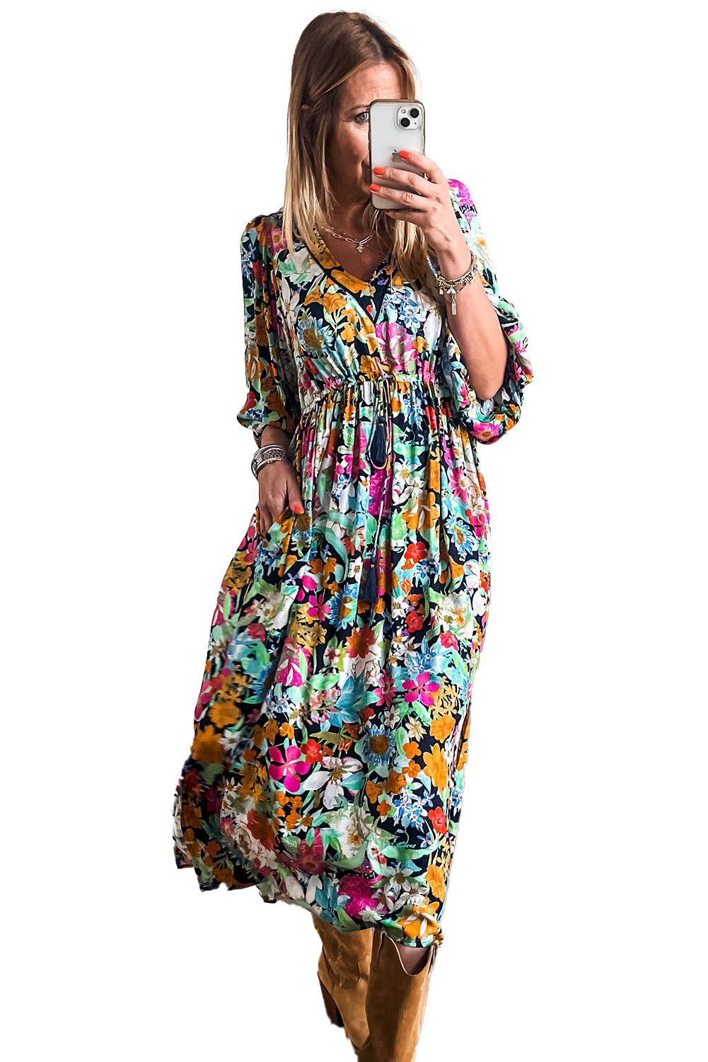 Green Boho Floral Puff Sleeve V Neck Tassel Drawstring Midi DressMaterial:100%Polyester

• Effortlessly chic, this dress features a flattering V-neckline and eye-catching tassel drawstring detail for a bohemian touch.
• The deli