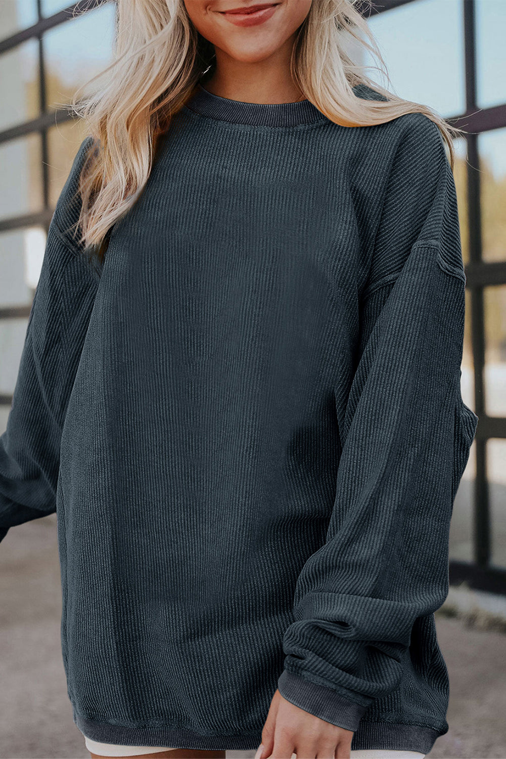 Dark Blue Plain Drop Sleeve Crinkle Rib Oversized SweatshirtMaterial:100%Polyester

• Effortlessly stylish, this dark blue oversized sweatshirt exudes a laid-back vibe perfect for casual outings. 
• Crafted from high-qualit