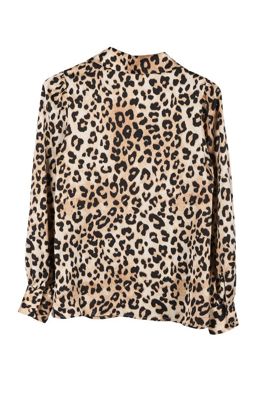 Satin leopard blouse- Satin leopard blouse- Pattern type : leopard pattern- Neck line : shirt collar- Sleeve type : regular sleeves- Sleeve length : long sleeves- Stretch : no stretch- 