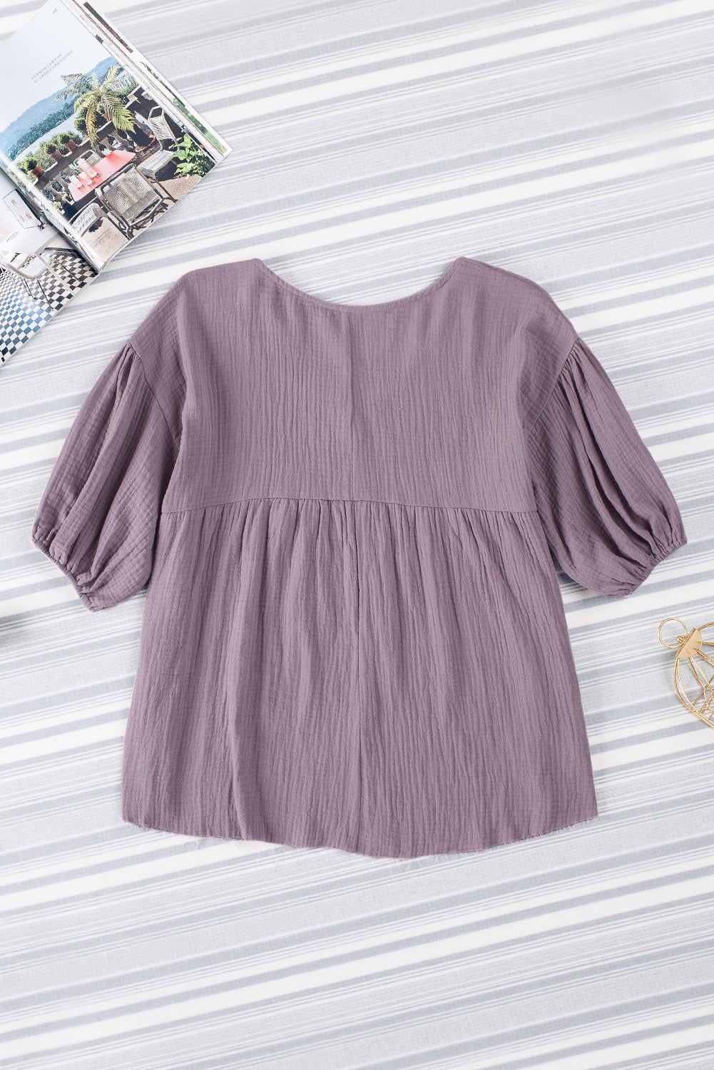 Gray Textured V Neck Bubble Sleeve Flared TopMaterial:100%Cotton



		You may regret missing out on such a lovely top
	
	
		V-neck, playful puffy sleeves, and casual fit have always been popular
	
	
		T