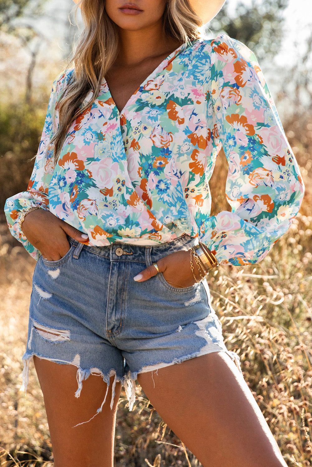 Light Blue Floral Print Boho Wrap V Neck Puff Sleeve BodysuitMaterial:100%Polyester



		The floral bodysuit is perfect to change a modern summer look
	
	
		Great to pair with jeans, pants, leggings and skirts
	
	
		We