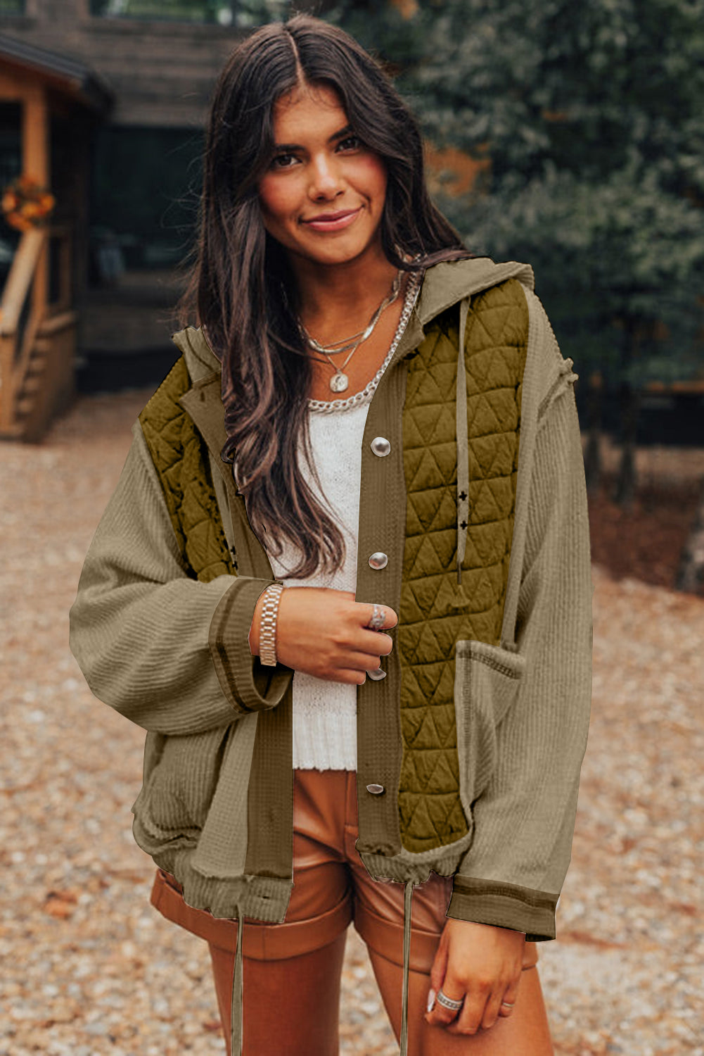 Jungle Green Quilted Textured Patchwork Hooded JacketMaterial:95%Polyester+5%Elastane

• Crafted in a soothing beige hue, this hooded jacket exudes casual charm, perfect for everyday wear.
• Featuring intricate patch