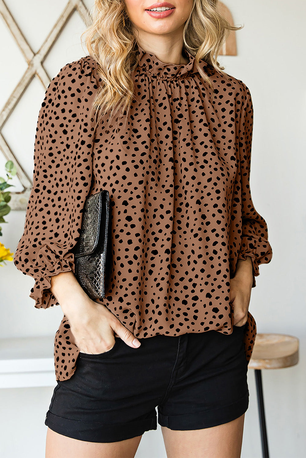 Khaki Leopard 3/4 Ruffle Sleeve Frill Neck BlouseMaterial:100%Polyester



		MOQ: From $39
	
	
		Dropshipping: Place orders at Shewin, and we will ship the merchandise directly to your customers. Our dropship 