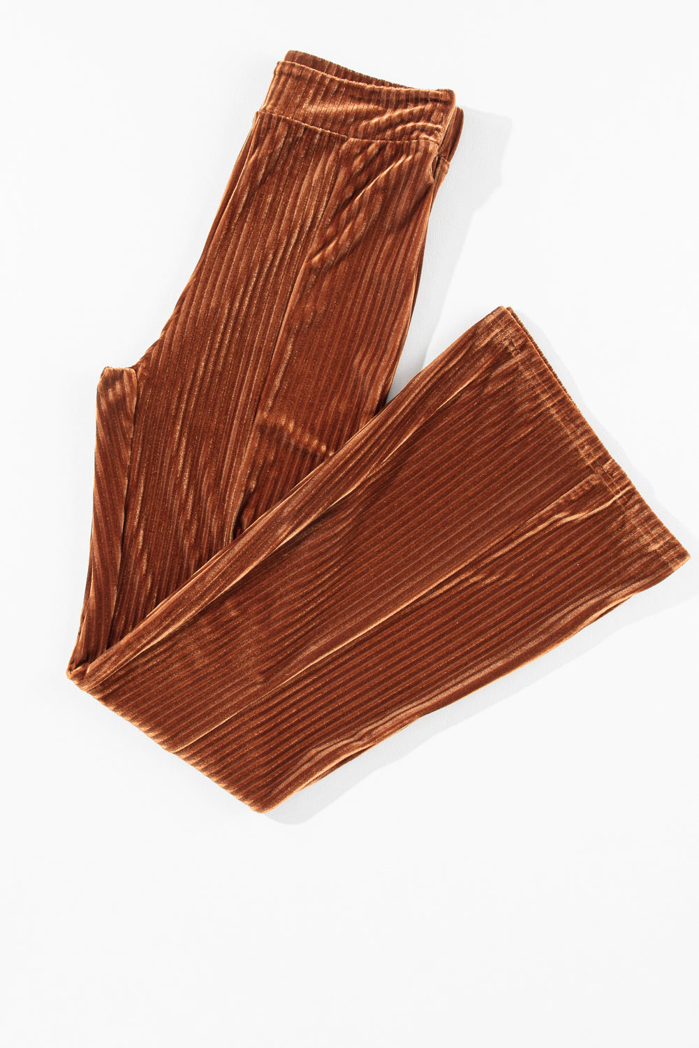 Chestnut Solid Color High Waist Corduroy Flare PantsMaterial:90%Polyester+10%Elastane



		These pants feature a high waist design, which offers a flattering silhouette and can make the wearer's legs appear longer. 