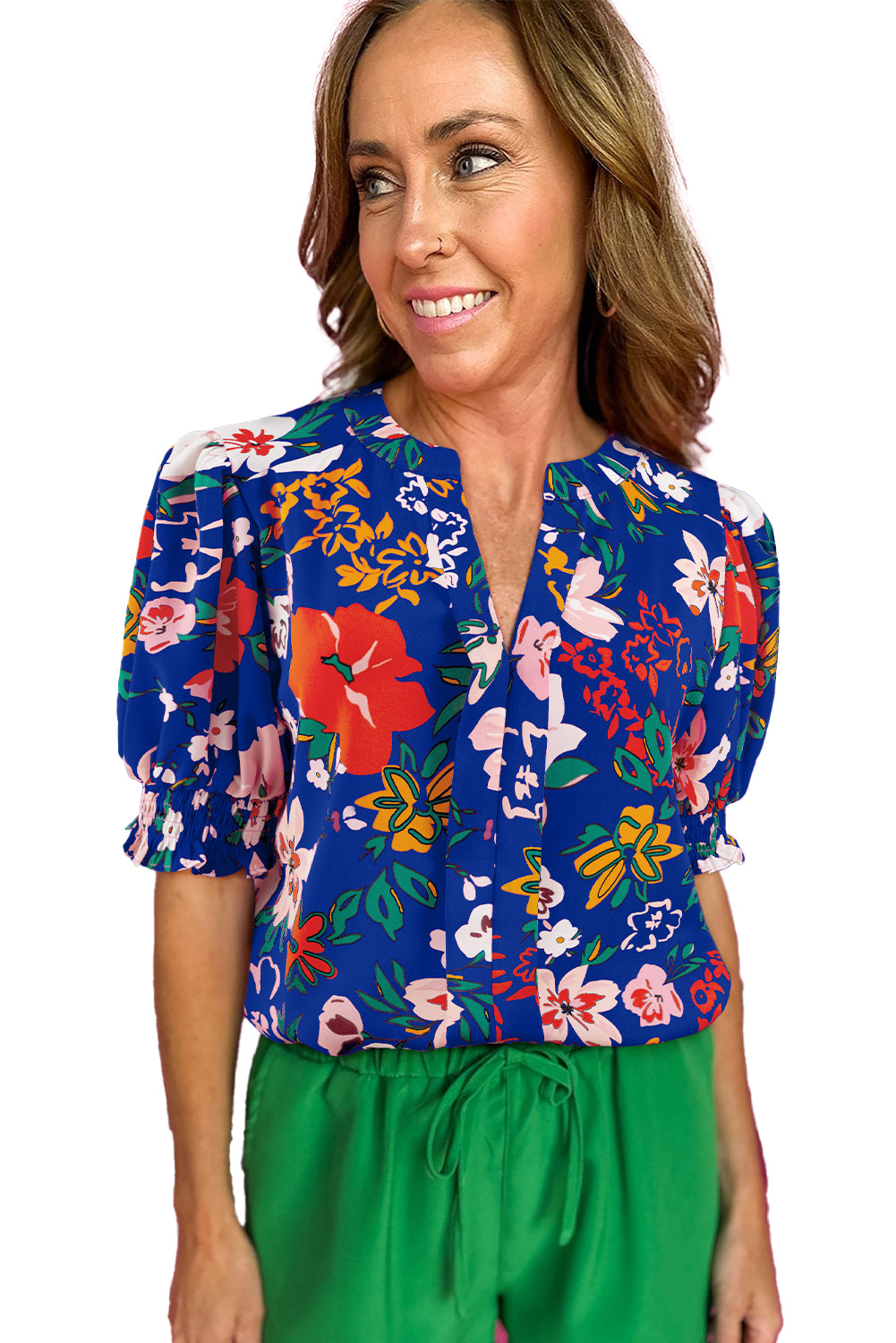 Blue Floral Print Split V Neck Puff Sleeve BlouseMaterial:100%Polyester

• Embrace effortless boho chic with this blouse, perfect for a casual day out or a relaxed evening gathering.
• The vibrant blue hue beauti