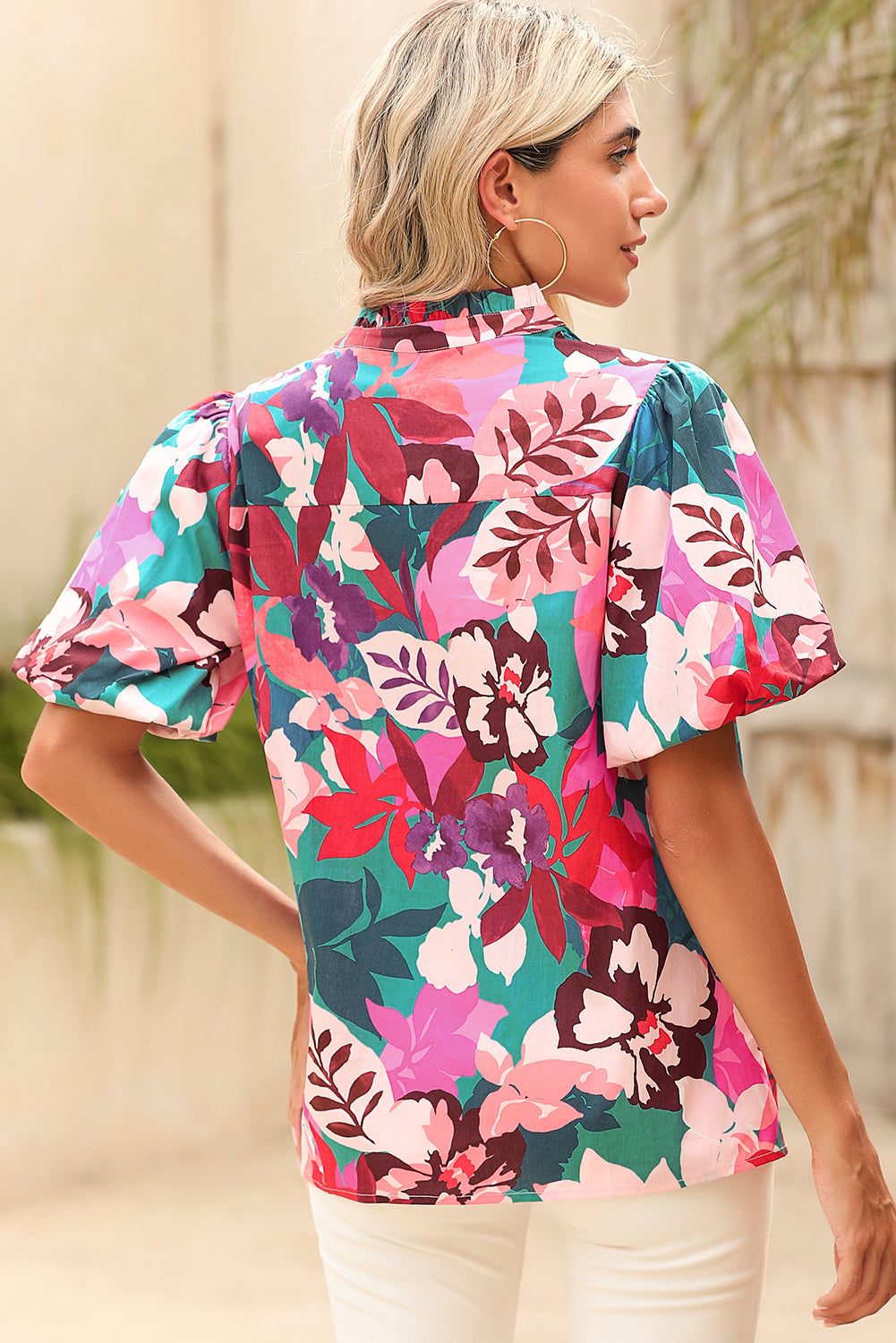 Rose Red Floral Print V Neck Lantern Sleeve BlouseMaterial:100%Cotton



		TThe floral print adds a feminine and romantic touch to the blouse, making it perfect for spring and summer seasons.
	
	
		The blouse i