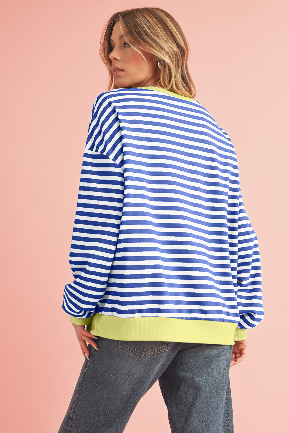 Red Stripe Contrast Edge Oversized PulloverMaterial:95%Cotton+5%Elastane


 Size Chart (CM)



Sizes 



Bust
 



Hem_Width
 



Shoulder
 



Sleeve_Length
 



Length
 





Relax
 



Relax
 



Relax
 