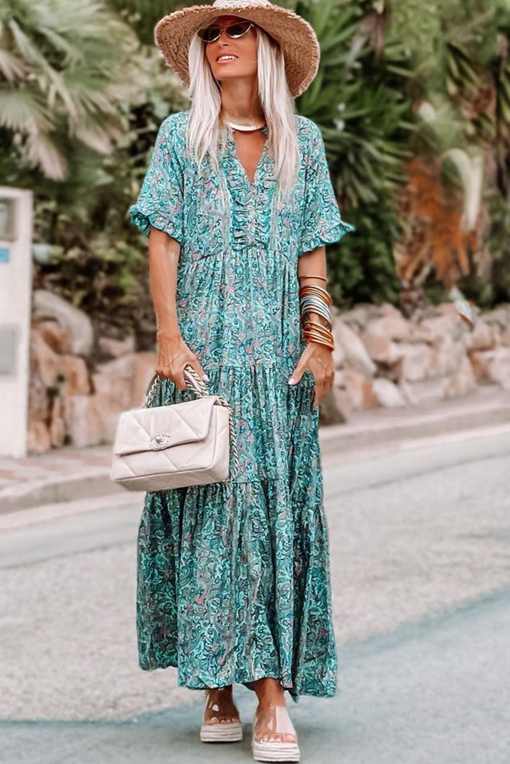 Sky Blue Paisley Print Split V Neck Tiered Boho Maxi DressMaterial:100%Polyester



		Stylish and comfortable sky blue paisley print maxi dress with a split V-neckline and tiered design.
	
	
		Eye-catching boho-inspire