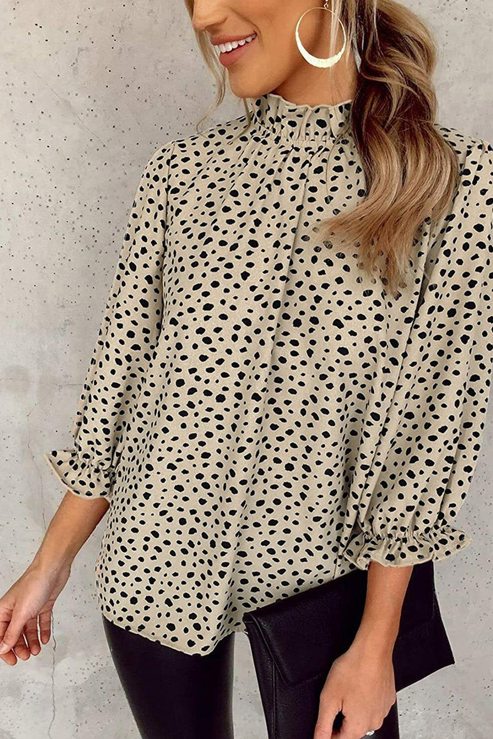 Khaki Leopard 3/4 Ruffle Sleeve Frill Neck BlouseMaterial:100%Polyester



		MOQ: From $39
	
	
		Dropshipping: Place orders at Shewin, and we will ship the merchandise directly to your customers. Our dropship 