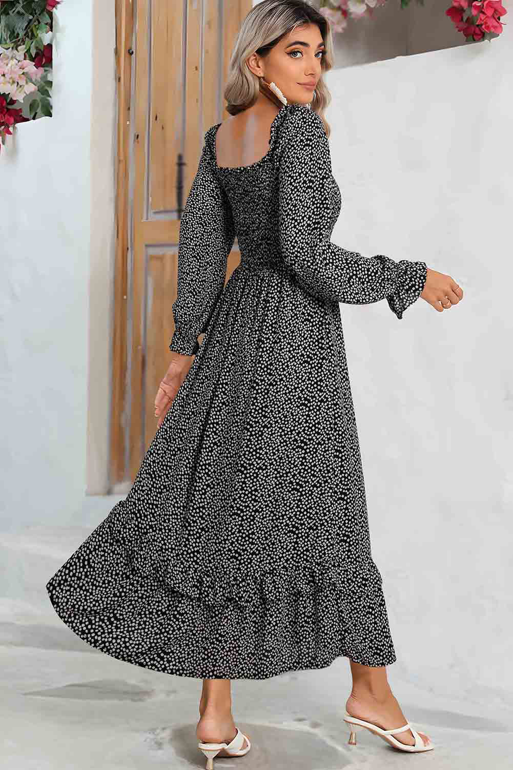 Black Dotty Printed Long Sleeve Square Neck Midi DressMaterial:100%Polyester

• Effortlessly chic, the dress boasts a classic square neckline and shirred details, perfect for daily wear with its long sleeves adding a t