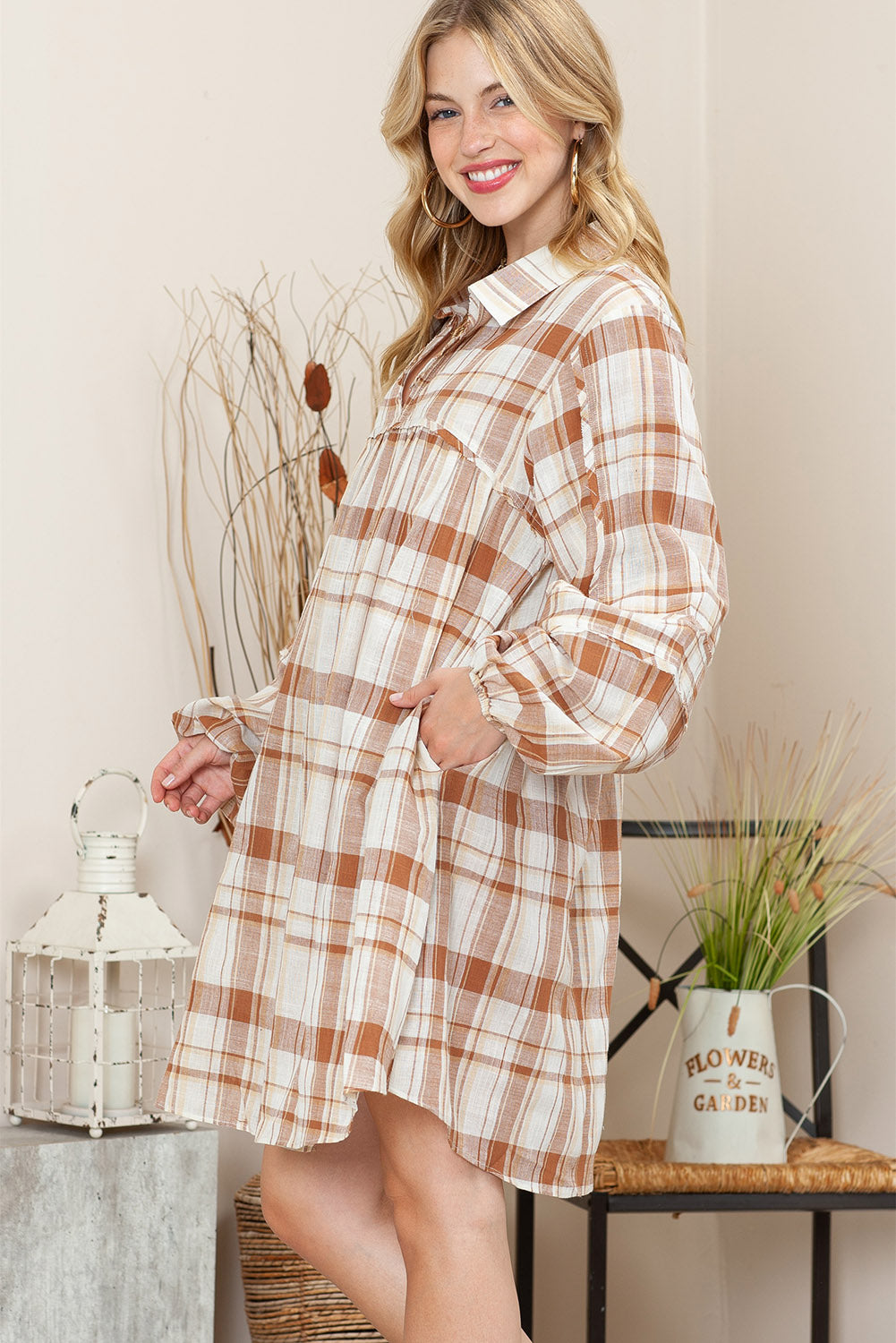 Brown Collared Long Sleeve Plaid Dress with PocketsMaterial:100%Polyester



		• Made from high-quality materials, this dress is both comfortable and durable, ensuring that it will last for many years to come.
	
