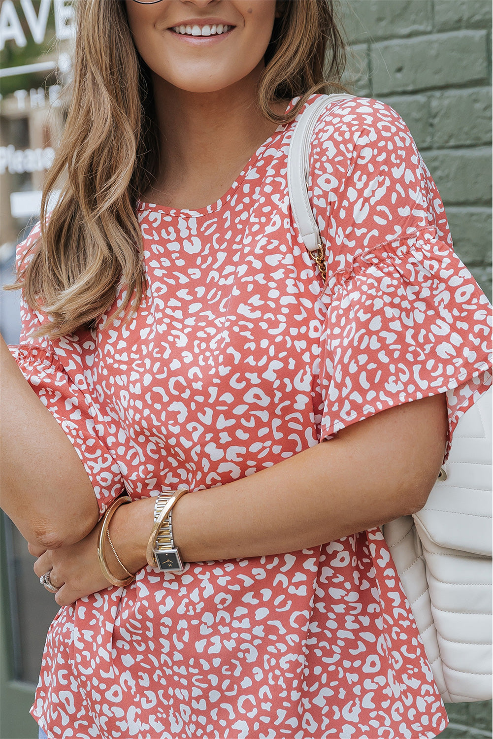 Pink Leopard Print Casual Flounce Sleeve Blouse for WomenMaterial:100%Polyester



		•A stylish, trendy way to add a touch of animal print to your wardrobe.
	
	
		•The flounce sleeves add a playful touch to a classic 